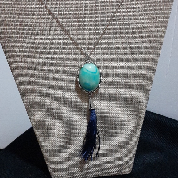 CHRISTOPHER  &  BANKS - Picture 2 of 4